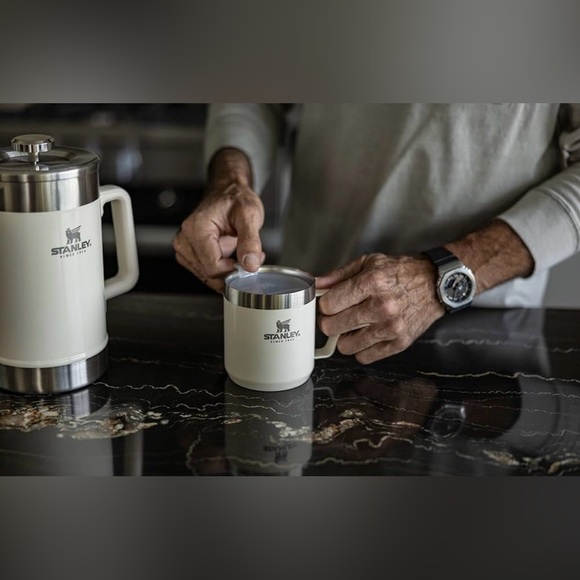 NWT•Stanley•The Classic Series¥The Legendary Camp Mug•12.oz•Color•Cream Gloss - Picture 4 of 5